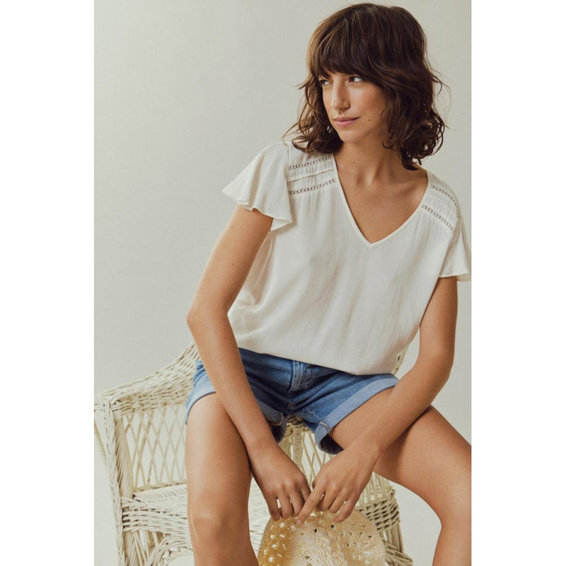 V-NECK SHORT SLEEVED TOP