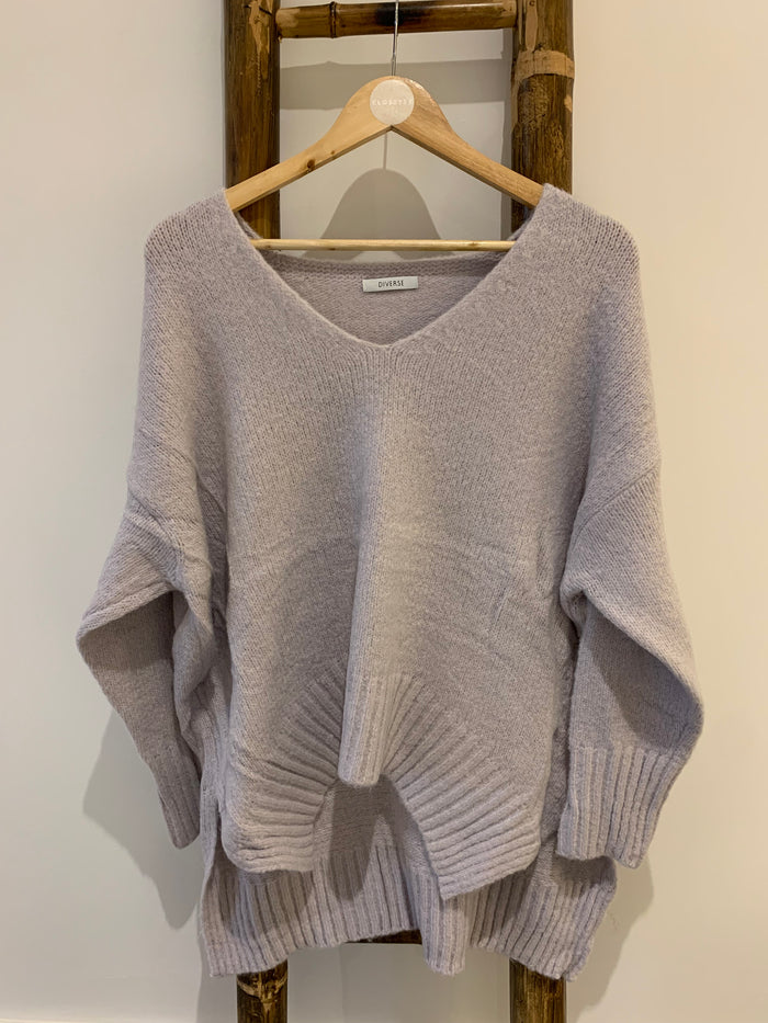 OVERSIZED V NECK KNIT