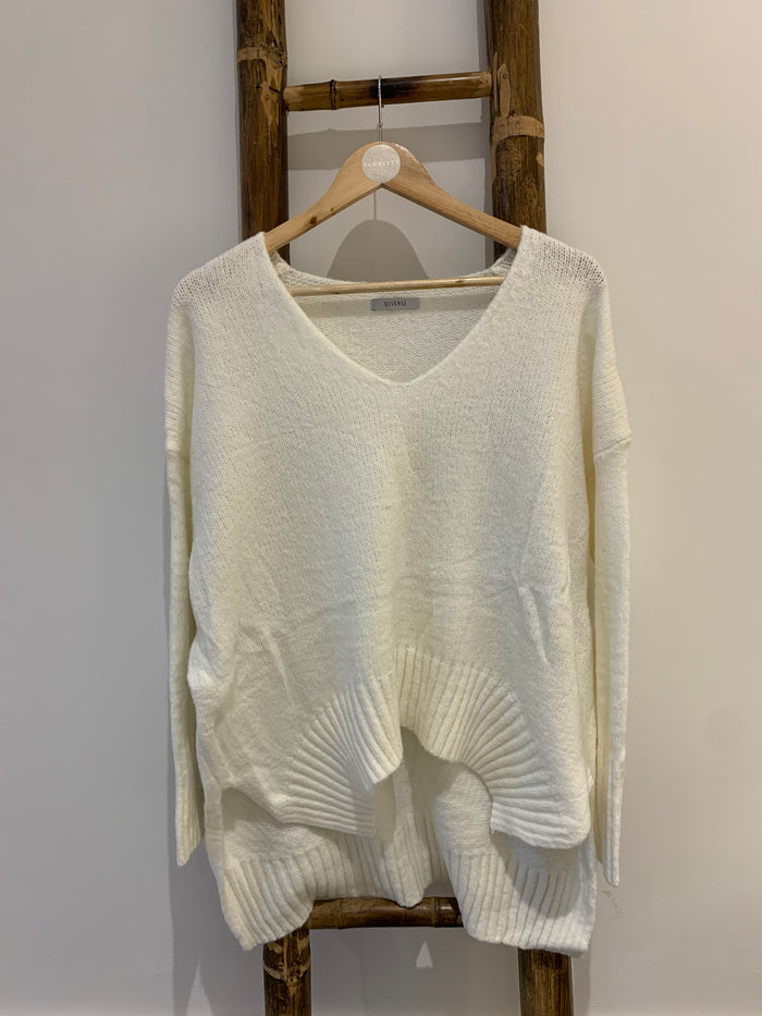 OVERSIZED V NECK KNIT