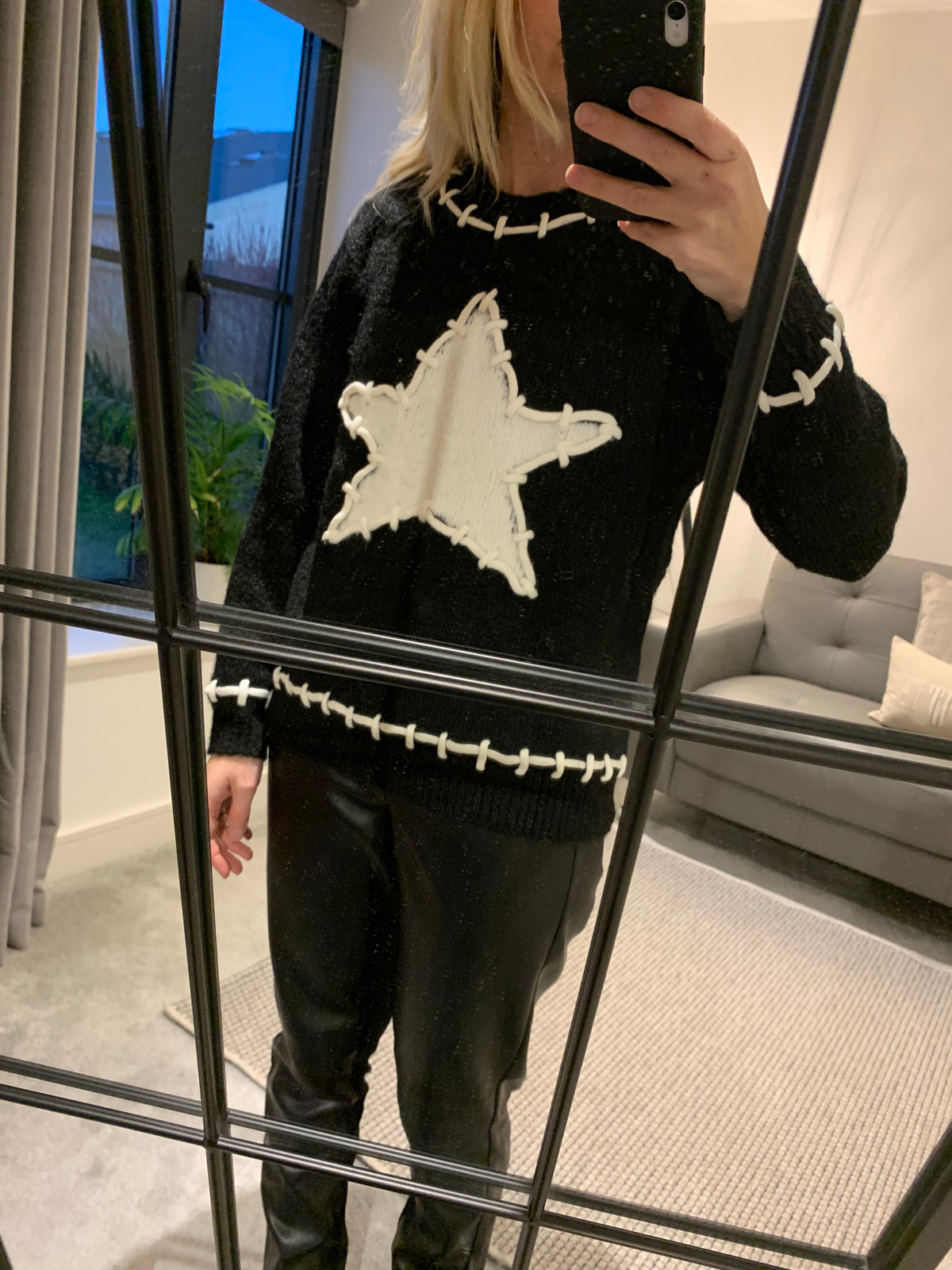 BLACK STAR KNIT