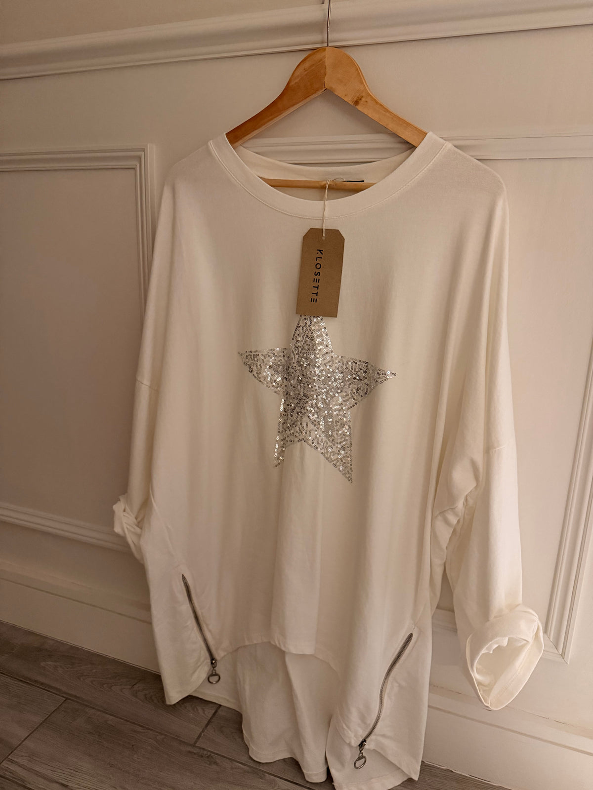 STAR EMBELLISHED TOP