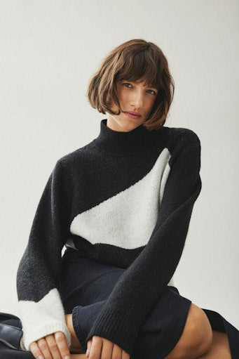 HIGH NECK KNITTED PULLOVER