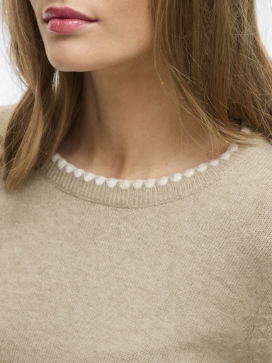 DETAIL KNIT TOP